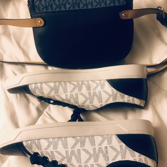 MK Shoes Only Fanny Pack Sold Separate - Picture 4 of 4